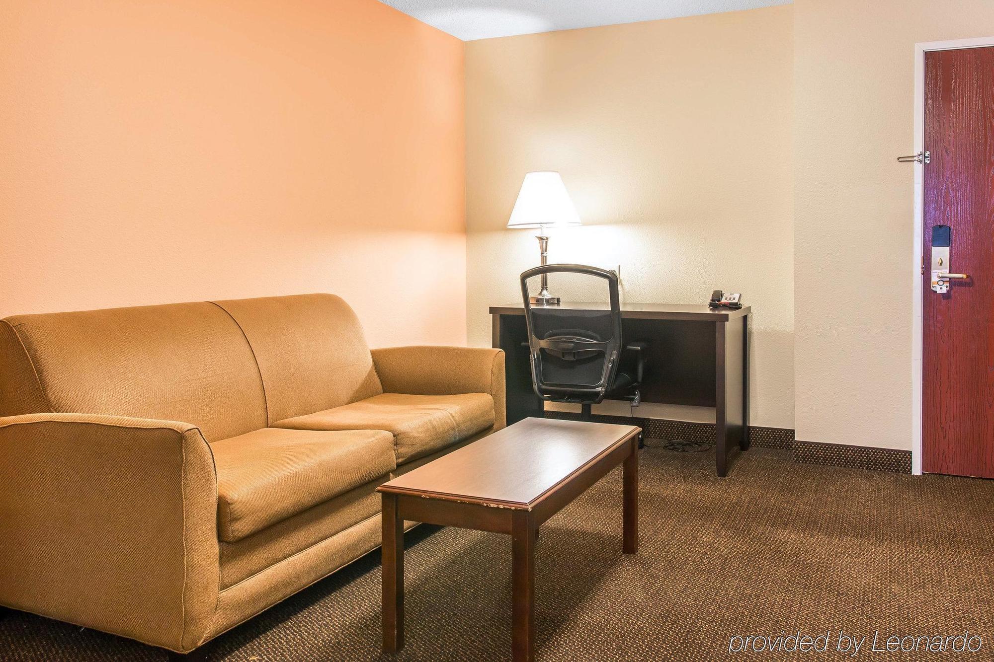 Quality Inn & Suites Niles Exterior photo